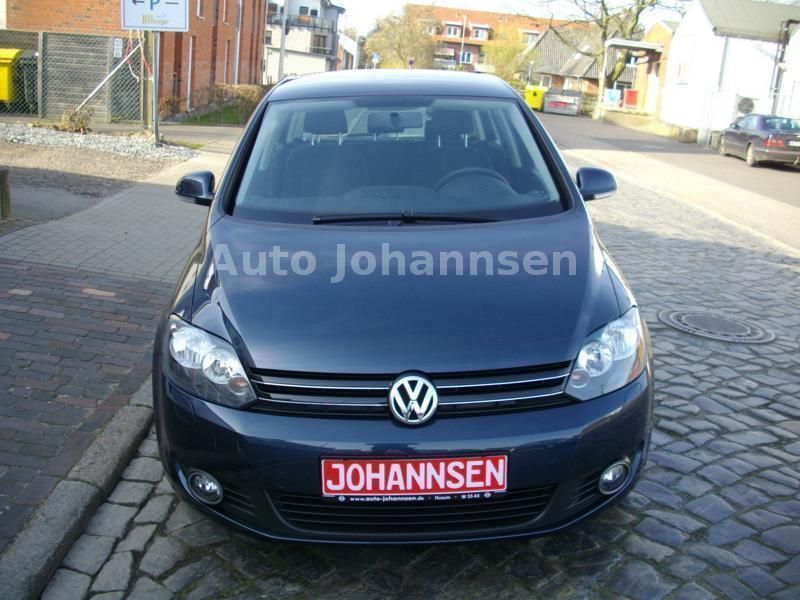 golfing stance for chipping