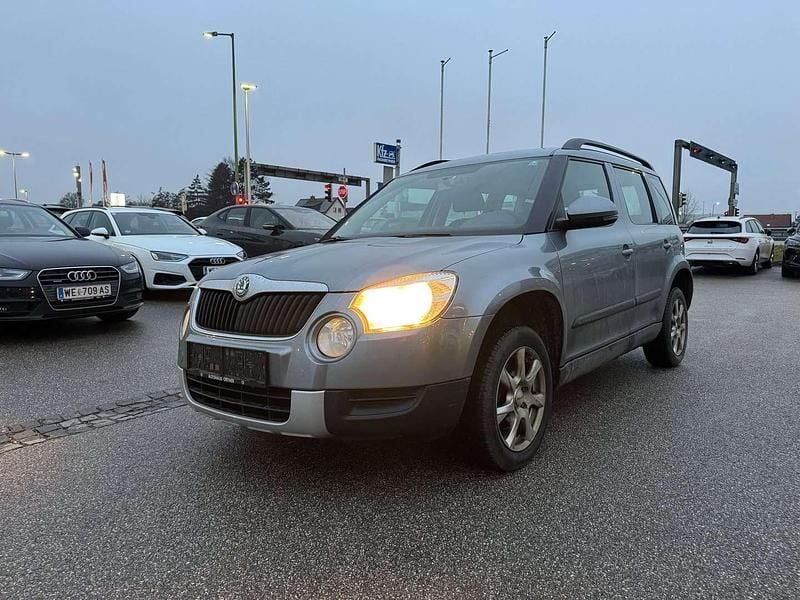 Grau Gebraucht 2013 Skoda Yeti Active SUV | € 6.650 (Superpreis) - Bild 1/4