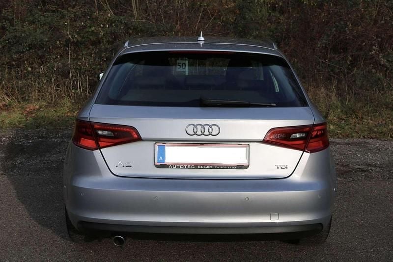 Gebraucht Audi A3 Ambiente 110 PS (80 kW) 2015 Silber Limousine