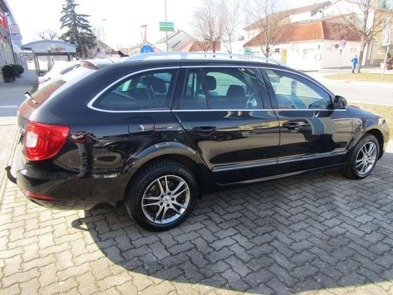 Gebraucht Skoda Superb 170 PS (125 kW) 2013 Schwarz Kombi