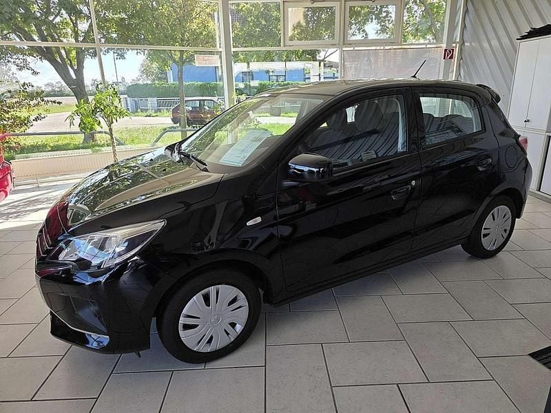 Schwarz Gebraucht 2024 Mitsubishi Space Star Inform Limousine | € 14.090 (Fairer Preis) - Bild 1/4