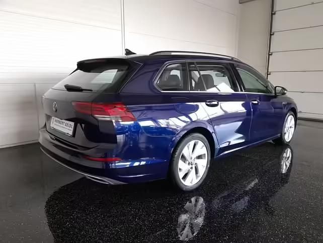 Gebraucht VW Golf VIII Style 150 PS (110 kW) 2021 Atlanticbluemetallic Kombi