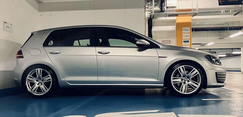 Gebraucht VW Golf VII GTI 220 PS (161 kW) 2014 Limousine