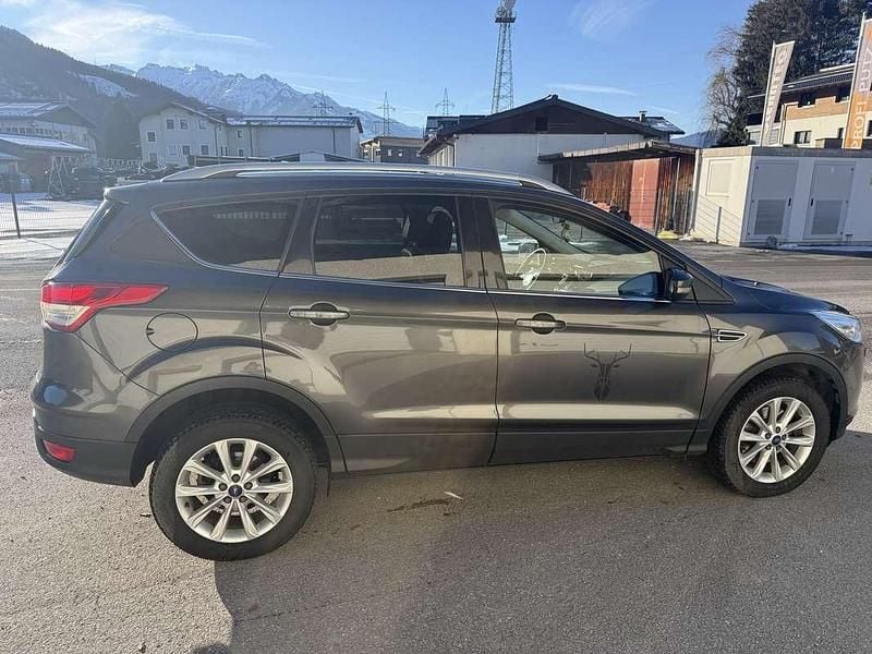 Gebraucht Ford Kuga Titanium 179 PS (131 kW) 2016 Grau SUV