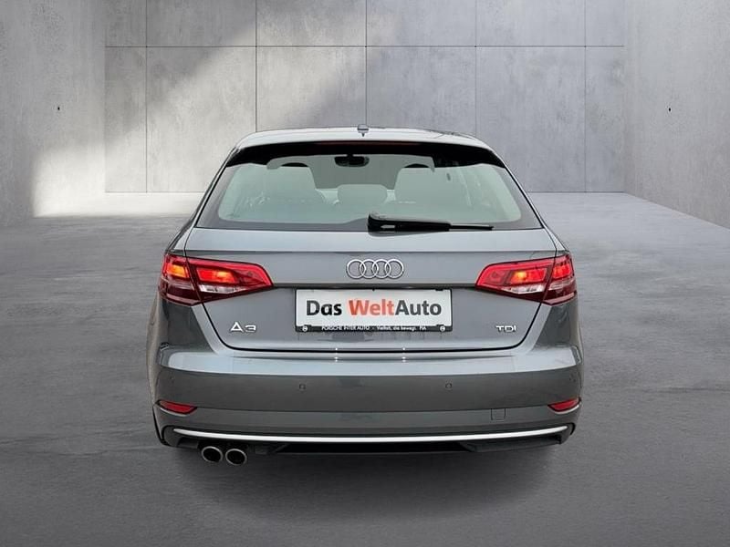 Gebraucht Audi A3 Sport 150 PS (110 kW) 2018 Grau Limousine