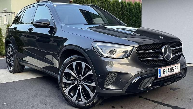 Gebraucht Mercedes GLC220 194 PS (142 kW) 2021 Grau SUV