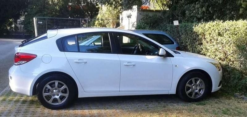 Gebraucht Chevrolet Cruze LT 131 PS (96 kW) 2012 Weiß Limousine