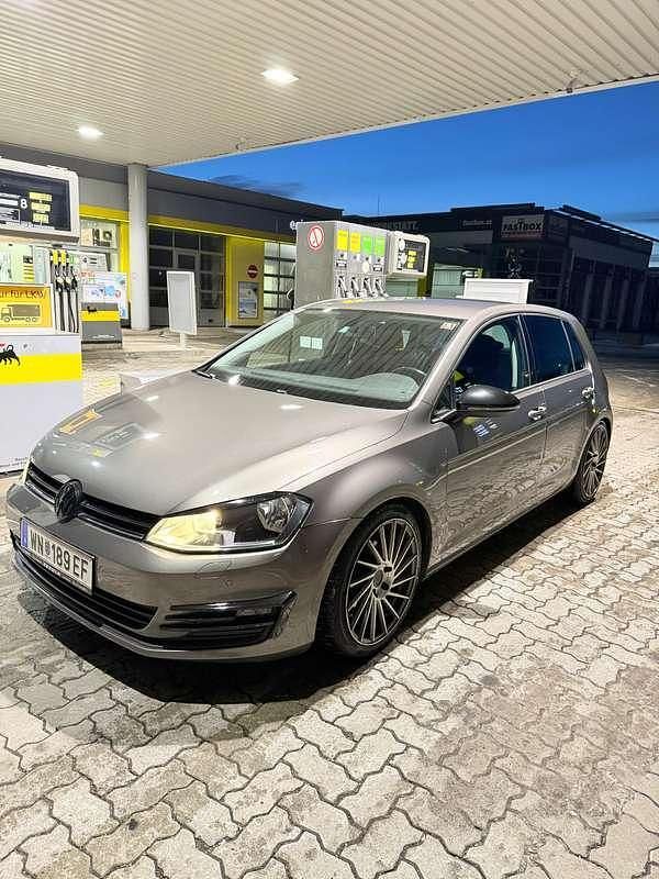 Gebraucht VW Golf VII Comfortline 105 PS (77 kW) 2014 Limousine