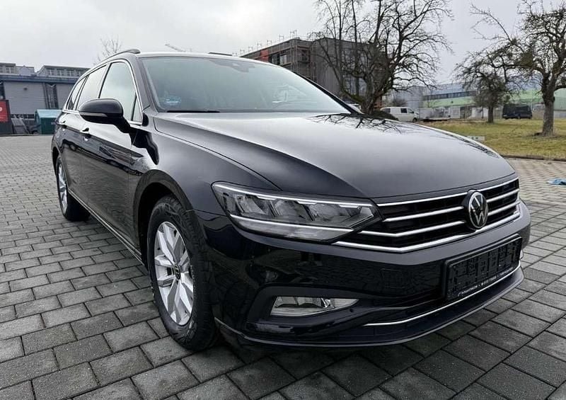 Gebraucht VW Passat Business 122 PS (89 kW) 2022 Schwarz Kombi
