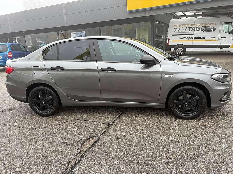 Gebraucht Fiat Tipo Street 95 PS (69 kW) 2020 Grau Limousine