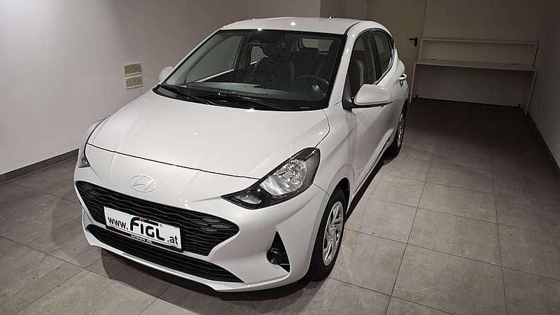 Neu Hyundai i10 63 PS (46 kW) 2025 Grau Kleinwagen