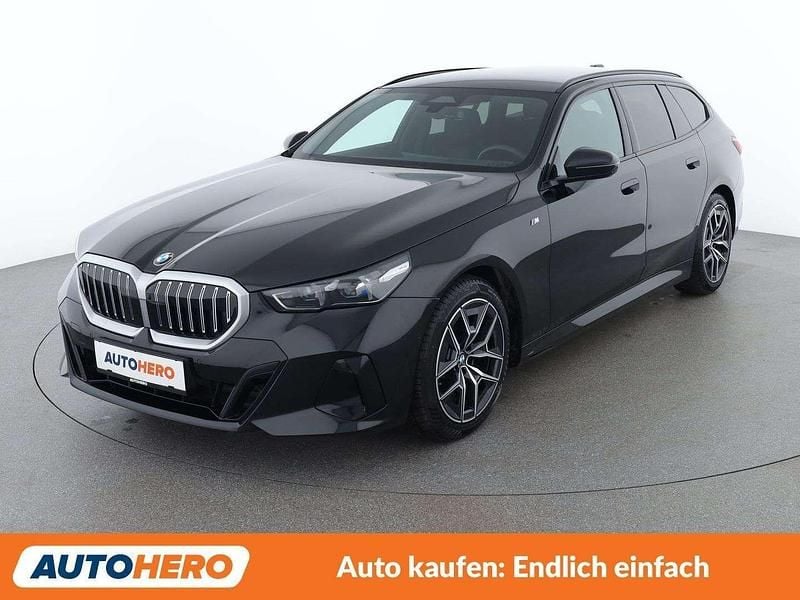 Schwarz Gebraucht 2024 BMW 520 M Sport Kombi | € 54.390 (Superpreis) - Bild 1/3