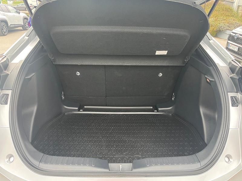 Gebraucht Toyota C-HR Active 98 PS (72 kW) 2024 Silber SUV