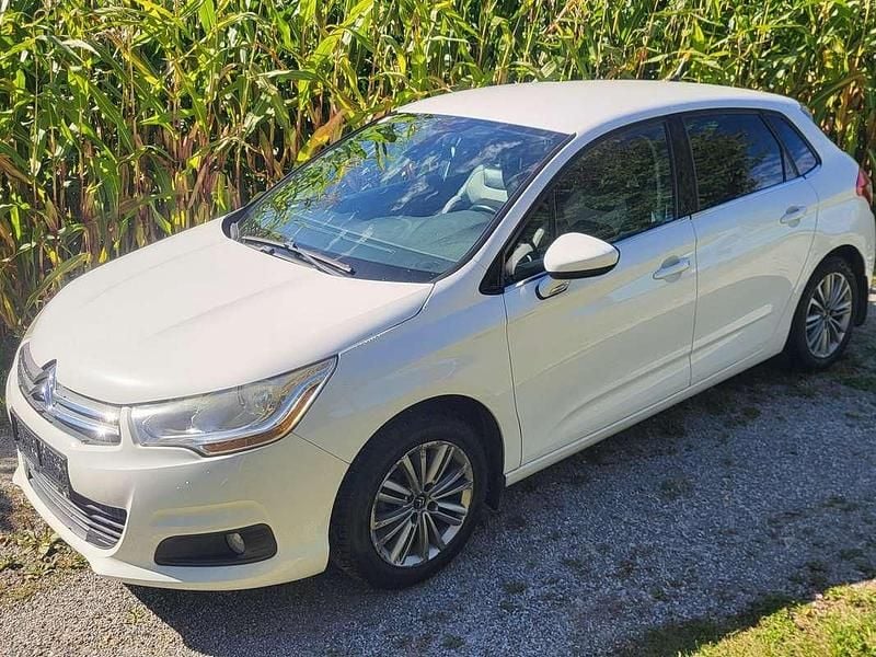 Weiß Gebraucht 2012 Citroën C4 Limousine | € 5.000 (Fairer Preis) - Bild 1/4