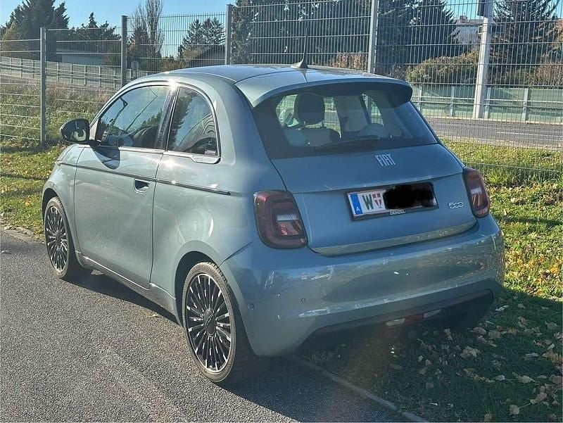Gebraucht Fiat 500e La Prima 86 kW (118 PS) 2021 Blau Limousine