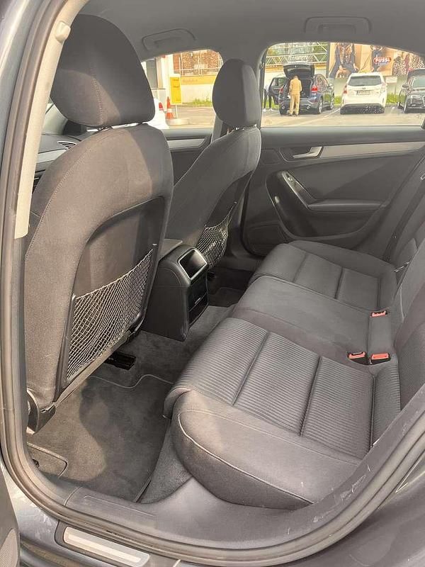 Gebraucht Audi A4 143 PS (105 kW) 2012 Grau Limousine