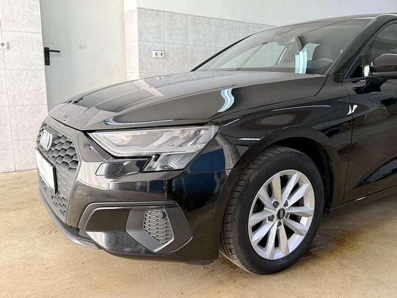 Gebraucht Audi A3 Basis 116 PS (85 kW) 2021 Schwarz Limousine