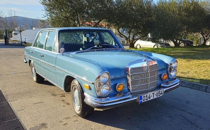 Blau Gebraucht 1971 Mercedes W108 Limousine | € 25.000 - Bild 1/4