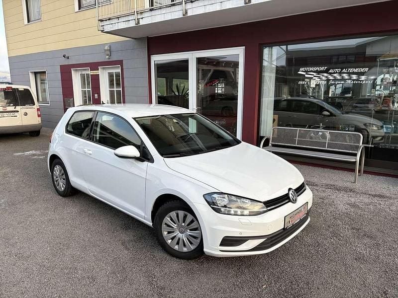 Weiß Gebraucht 2019 VW Golf VII Kleinwagen | € 10.900 (Fairer Preis) - Bild 1/4