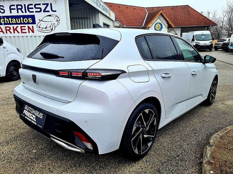 Neu Peugeot 308 Allure 131 PS (96 kW) 2025 Weiß Limousine