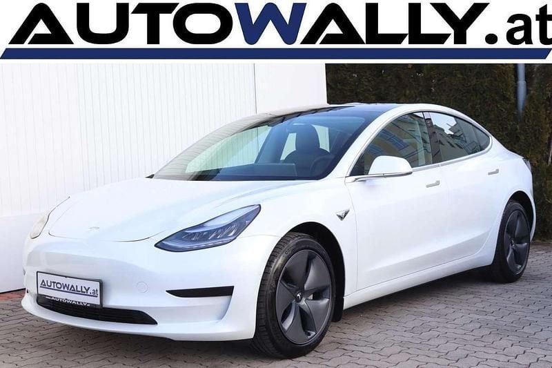 Weiß Gebraucht 2020 Tesla Model 3 Standard Range Limousine | € 22.950 (Fairer Preis) - Bild 1/4