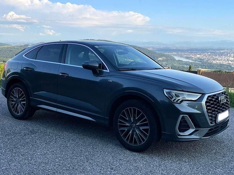 Grau Gebraucht 2020 Audi Q3 Sportback S-Line SUV | € 33.490 (Fairer Preis) - Bild 1/4