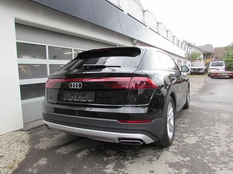 Gebraucht Audi Q8 Ambiente 286 PS (210 kW) 2024 Schwarz  metallicperleffektno SUV