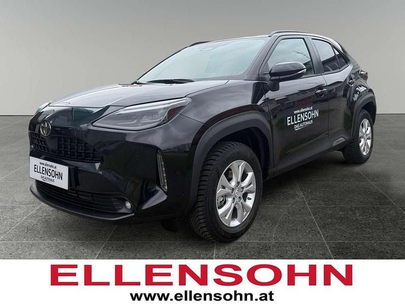 Schwarz Neu 2025 Toyota Yaris Cross Active SUV | € 28.990 (Fairer Preis) - Bild 1/4