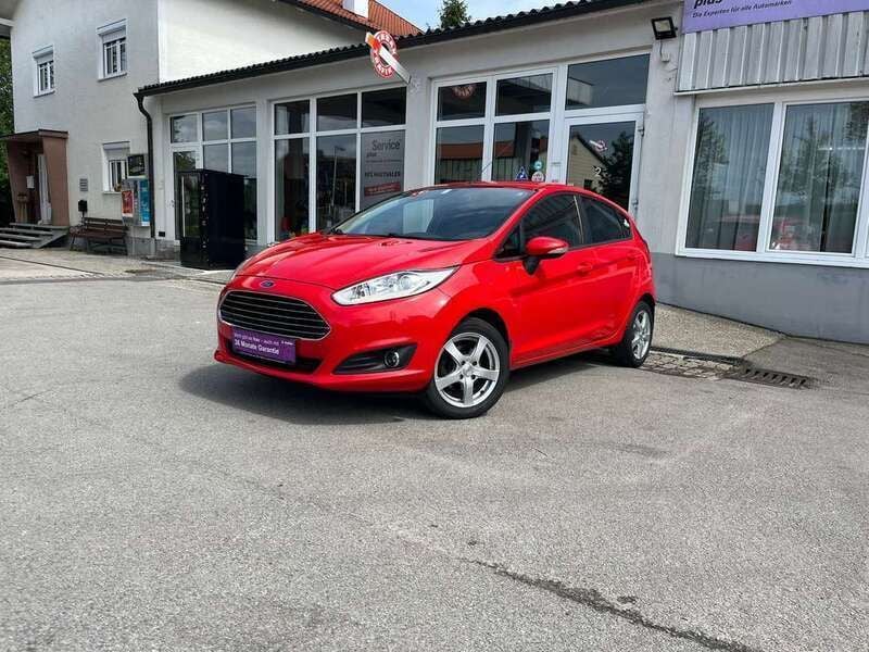 Rot Gebraucht 2015 Ford Fiesta Trend Kleinwagen | € 5.990 (Superpreis) - Bild 1/4