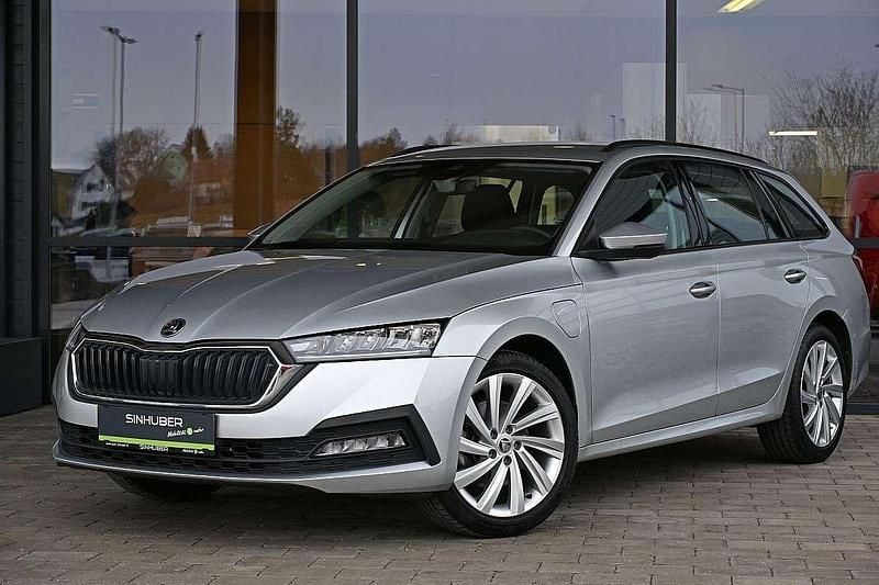 Silber Gebraucht 2022 Skoda Octavia Style Kombi | € 23.190 (Superpreis) - Bild 1/4