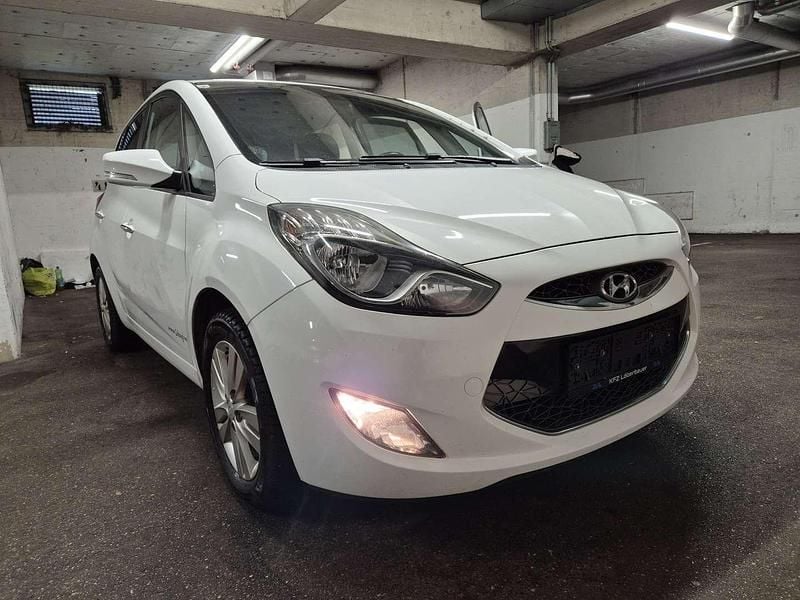 Weiß Gebraucht 2015 Hyundai ix20 Kleinwagen | € 4.100 (Superpreis) - Bild 1/4