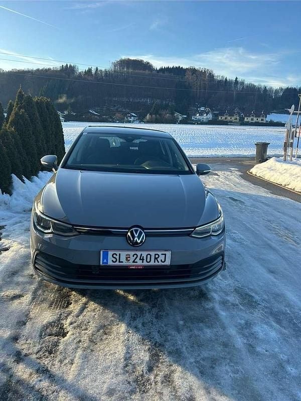 Gebraucht VW Golf VIII Life 110 PS (80 kW) 2023 Limousine
