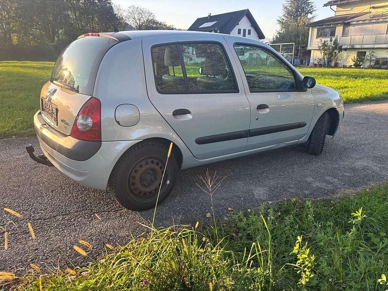 Gebraucht Renault Clio II 75 PS (55 kW) 2002 Grau Kleinwagen
