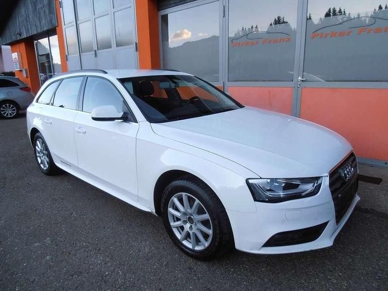 Gebraucht Audi A4 Attraction 143 PS (105 kW) 2012 Weiß Kombi