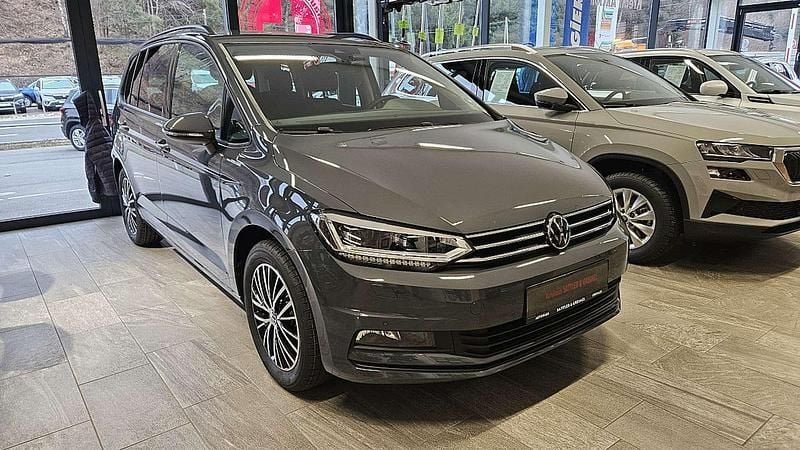 Neu VW Touran 150 PS (110 kW) 2025 Grau Van / Kleinbus