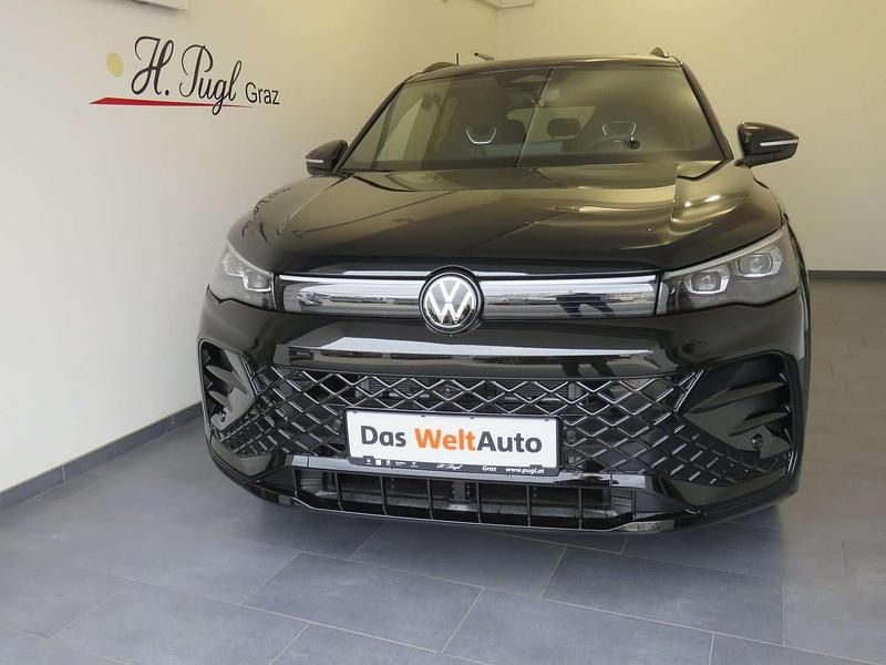 Gebraucht VW Tiguan Sport 204 PS (150 kW) 2025 Schwarz  metallic SUV
