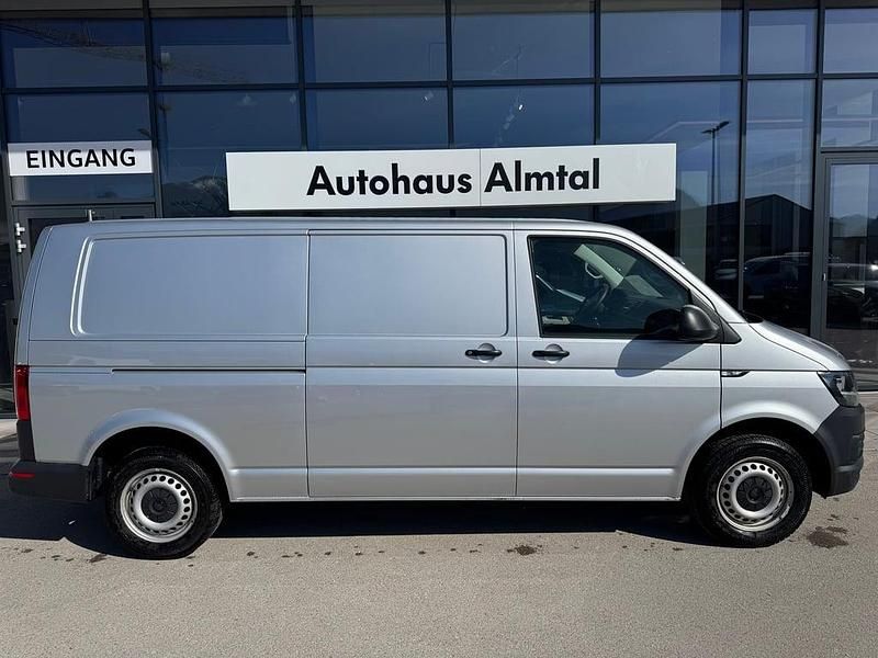 Gebraucht VW T6 150 PS (110 kW) 2019 Silber  metallic Van
