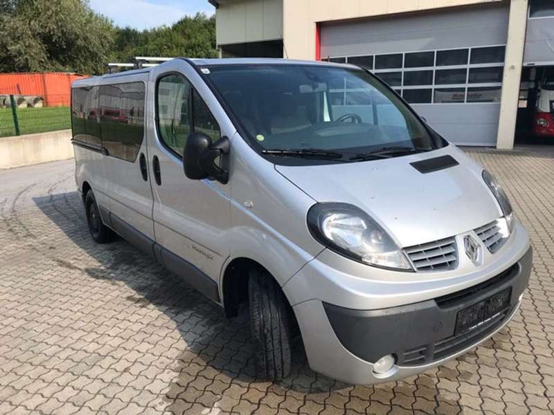 Renault trafic black edition