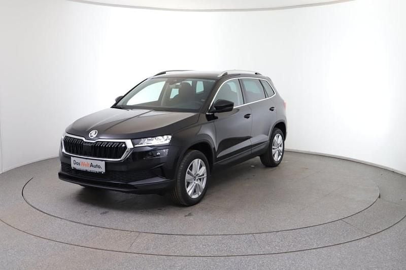 Schwarz metallicperleffektno Neu 2026 Skoda Karoq Selection SUV | € 36.490 (Guter Preis) - Bild 1/4