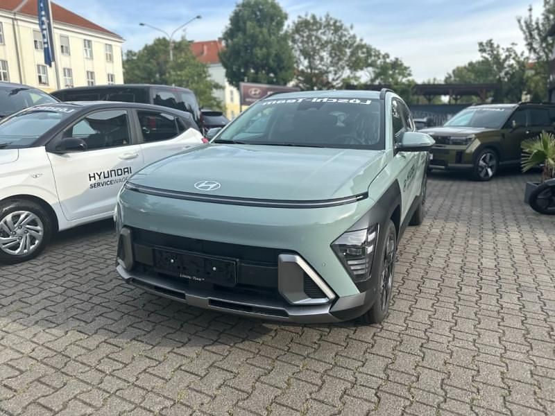 Mirage green Neu 2025 Hyundai Kona GO! SUV | € 34.570 (Etwas zu teuer) - Bild 1/4