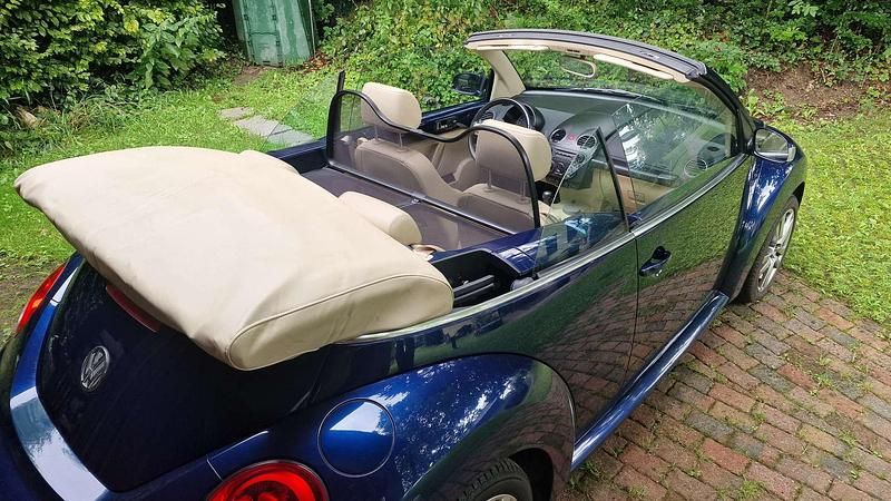 Gebraucht VW New Beetle Cabriolet 105 PS (77 kW) 2006 Blau Cabrio