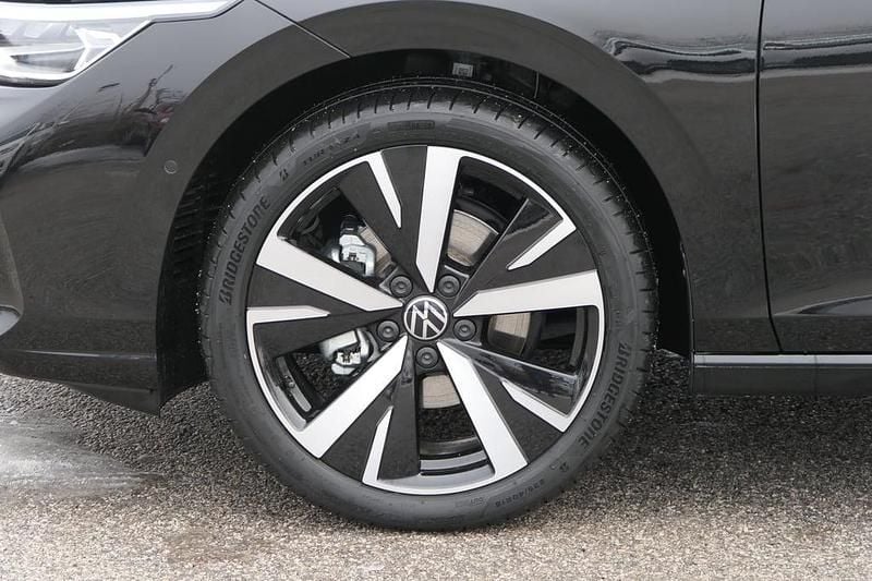 Neu VW Golf VIII Business 150 PS (110 kW) 2026 Schwarz  metallic Kombi
