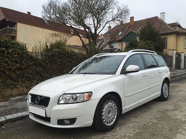 Verkauft Volvo V50 D2 Kombi, gebraucht 2012, 86.000 km in