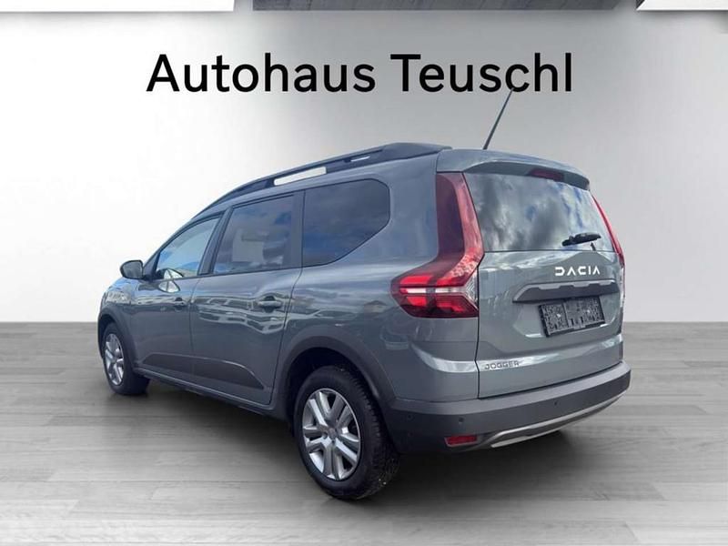Gebraucht Dacia Jogger Expression 110 PS (80 kW) 2023 Grau Van / Kleinbus