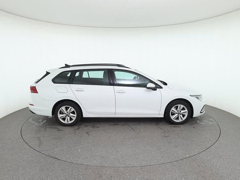 Gebraucht VW Golf VIII Life 110 PS (80 kW) 2024 Weiss  normal Kombi