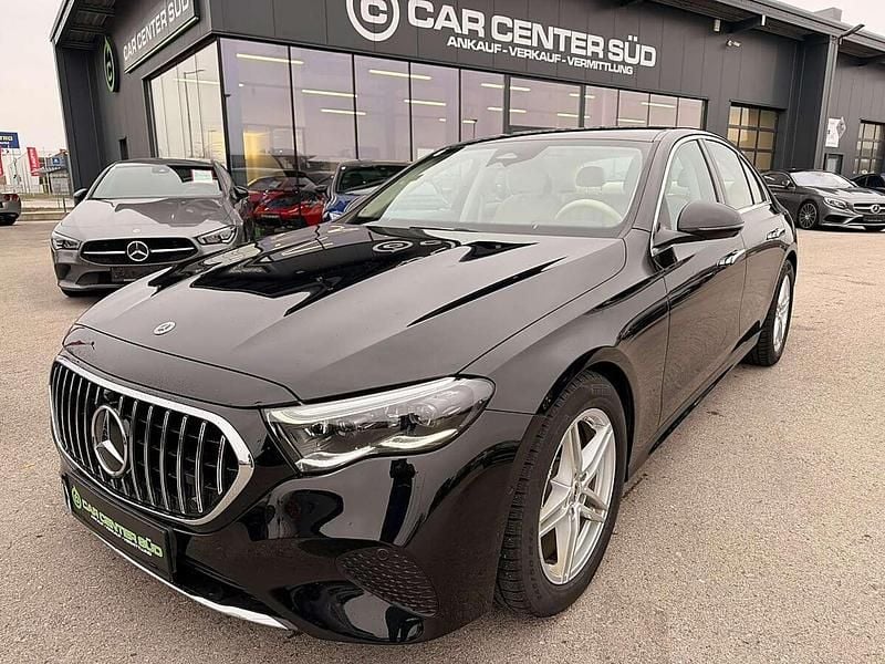 Gebraucht Mercedes E220 197 PS (144 kW) 2023 Schwarz Limousine