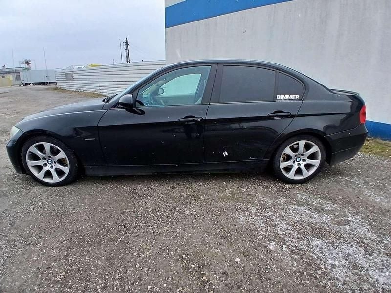 Gebraucht BMW 320 163 PS (119 kW) 2006 Schwarz Limousine