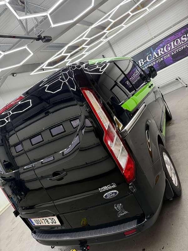 Gebraucht Ford Tourneo Titanium 170 PS (125 kW) 2017 Schwarz Van / Kleinbus