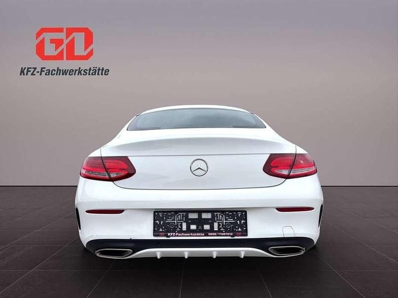 Gebraucht Mercedes C180 AMG line 156 PS (114 kW) 2016 Weiß Coupé