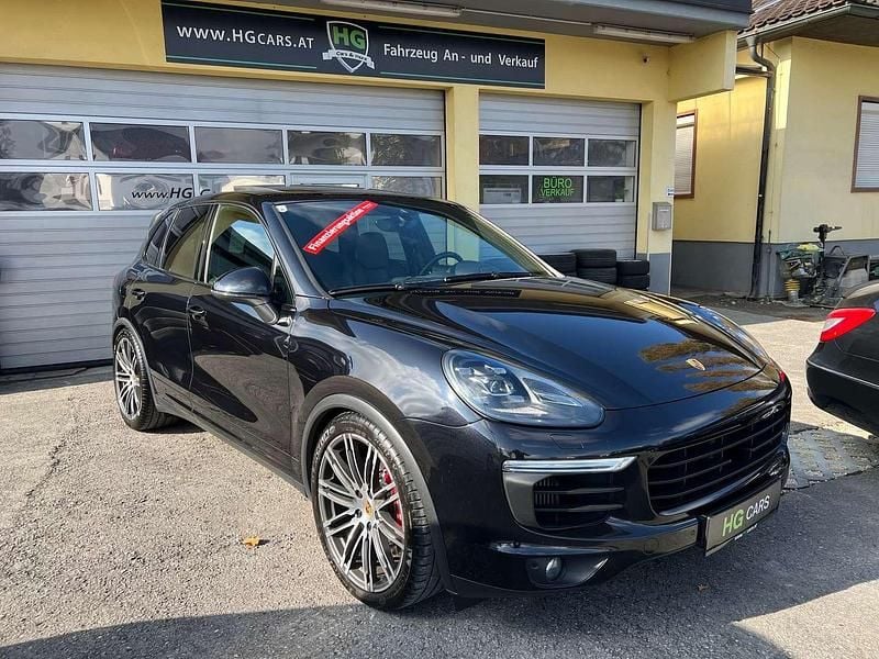 Schwarz Gebraucht 2015 Porsche Cayenne S SUV | € 35.000 - Bild 1/4